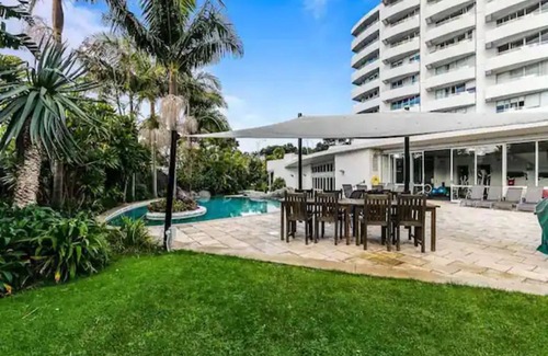 Parnell House | Lovely Apartment - Gym & Parking by Zodiak Stays