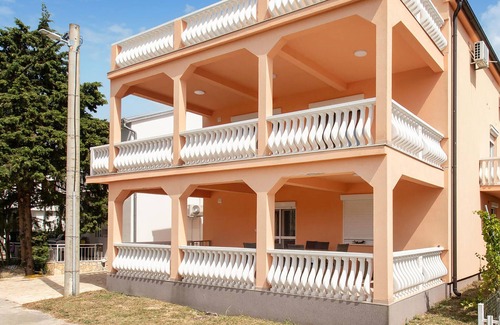 Gornji Karin Apartment | Lovely apartment in Gornji Karin