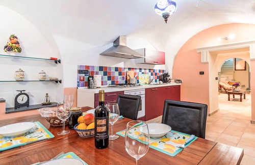 Pietrabruna House | Lovely apartment in villa for 2 guests with WIFI