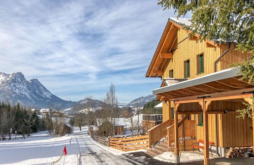 Bad Aussee Villa | Lovely apartment in villa for 2 people with WIFI, TV, patio, panoramic view and parking