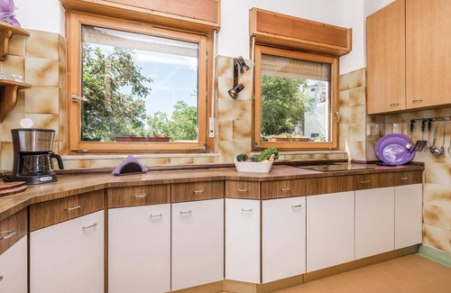 Bregi Apartment | Lovely apartment in Bregi with WiFi