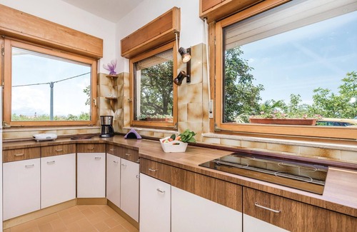 Bregi Apartment | Lovely apartment in Bregi with WiFi
