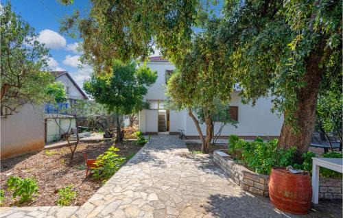 Brodarica Apartment | Lovely Apartment In Brodarica With Wifi