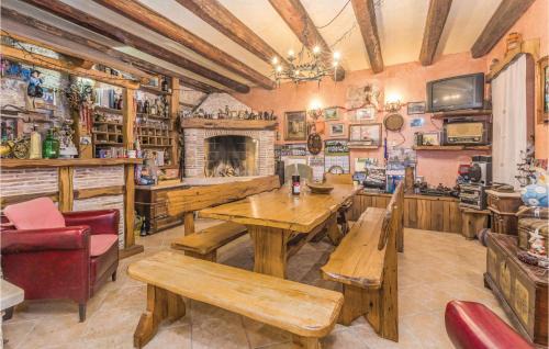 Kastel Apartment | Lovely Apartment In Buje With Wifi