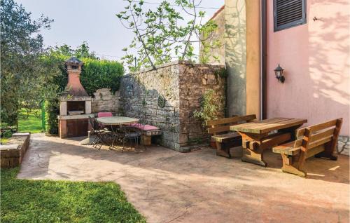 Kastel Apartment | Lovely Apartment In Buje With Wifi