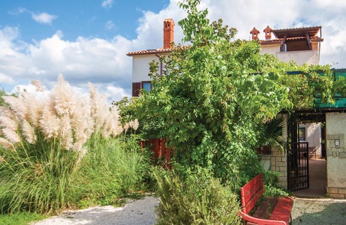 Valbandon Apartment | Lovely apartment in Fazana with WiFi