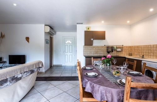 Prunelli-di-Fiumorbo Villa | Lovely apartment in villa for 7 people with WIFI, pool, A/C, TV, terrace and parking