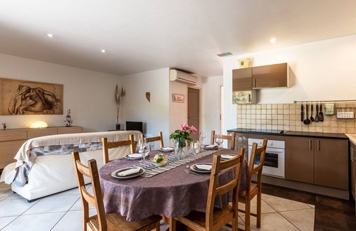 Prunelli-di-Fiumorbo Villa | Lovely apartment in villa for 7 people with WIFI, pool, A/C, TV, terrace and parking