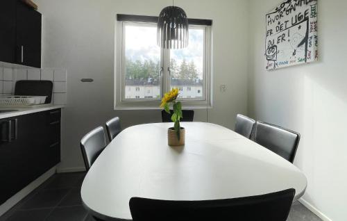 Grimsas Apartment | Lovely Apartment In Grimsås With Wifi