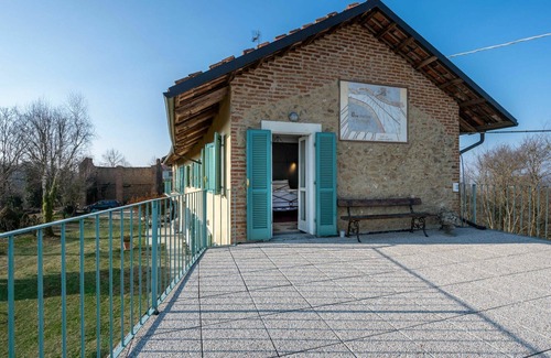 Cortazzone House | Lovely apartment in villa with private pool, TV, terrace, pets allowed, panoramic view and parking