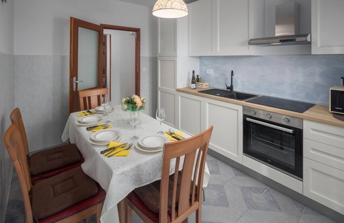 Kastelir Apartment | Lovely apartment in Kastelir with WiFi