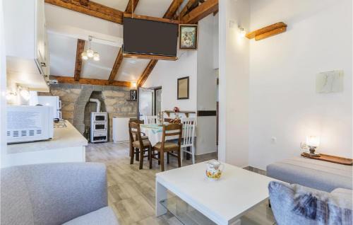Zagorje Apartment | Lovely Apartment In Krsan With Wifi