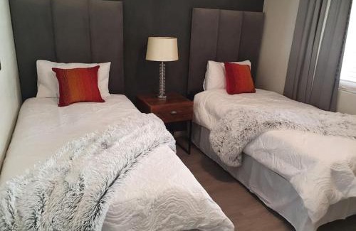Lagoon Beach Apartment | Lovely Apartment in Milnerton