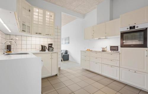 Balka Strand Apartment | Lovely Apartment In Nexø With Wifi