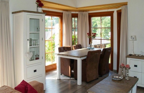 Langeberg House | Lovely apartment in villa for 4 people with WIFI, TV, terrace and parking