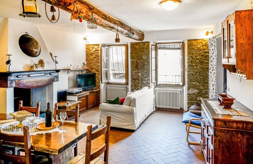 Stazzema Apartment | Lovely apartment in Terrinca with WiFi