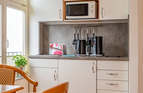 Sellin Villa | Lovely apartment in villa for 2 people with WIFI, TV, terrace, pets allowed and parking