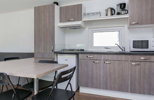 Houthalen House | Lovely apartment in villa for 6 people with pool, hot tub, TV, terrace and parking