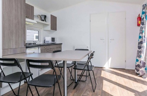 Houthalen House | Lovely apartment in villa for 6 people with pool, hot tub, TV, terrace and parking