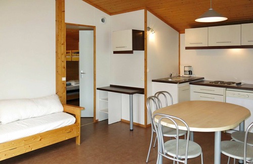 Beynat House | Lovely apartment in villa for 4 guests with pool, WIFI, TV, terrace, pets allowed and parking
