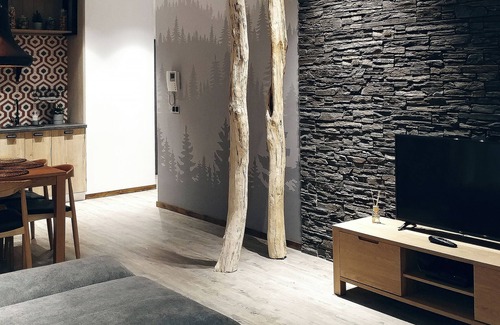 Rasnov Apartment | Lovely apartment with WiFi in picturesque Poiana Brasov