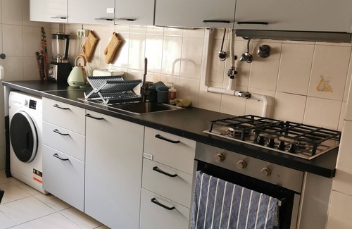 Sacavem Apartment | Lovely Apartment - Shared Spaces. n10 minutes drive from Lisbon Airport.