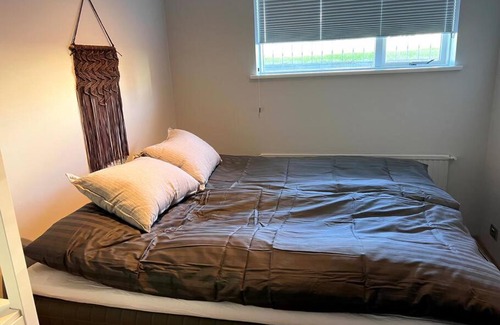 Vesturbær Apartment | Lovely Apartment with 2-bedrooms and living room for 4 guests, max 6 - Seaside Neighborhood