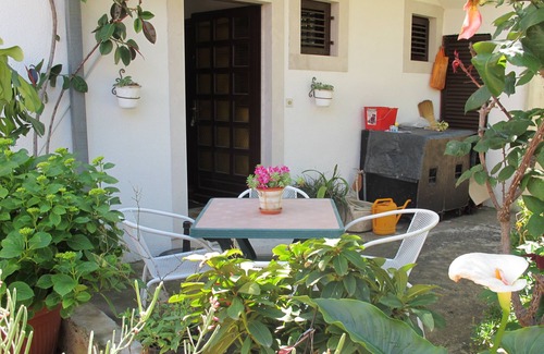 Supetar Apartment | Lovely Apartment With a Sea View Apartment
