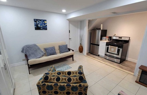 Pelham Gardens Apartment | Lovely basement loft