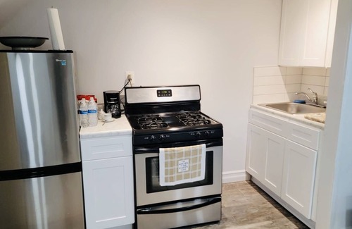 Pelham Gardens Apartment | Lovely basement loft