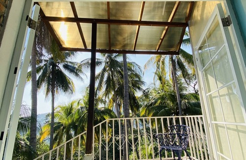 Tamanique Apartment | Lovely Beach View Apartment With Lush Garden