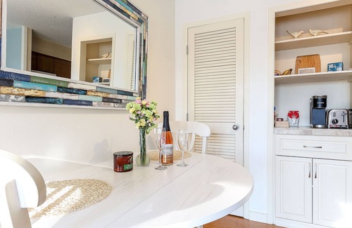 Williamsburg Condo | 🏖️ Lovely Beachside Studio @ The Shores | Deck + Bay Views + Champagne Welcome ➠ 5679