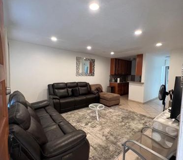 Del Rey Apartment | Lovely Berryman Ave Apartment