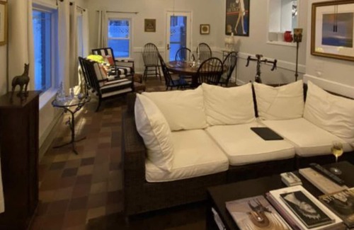 Buckingham Lake - Crestwood House | Lovely Brick Colonial Home in Quiet Neighborhood