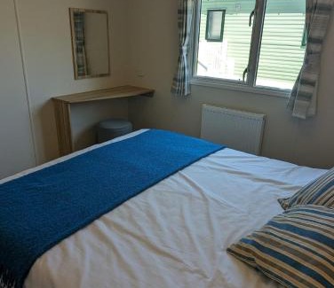 Swanage Resort | LOVELY BRIGHT MODERN CARAVAN SWANAGE on PEACEFUL AND TRANQUIL HOLIDAY PARK