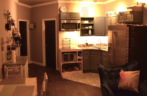 Bushwick House | Lovely Bushwick 3br With Balcony and Bay Windows