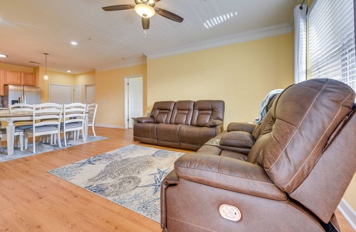 Calabash Condo | Lovely Calabash Condo w/Balcony, 11 Mi to Beach!