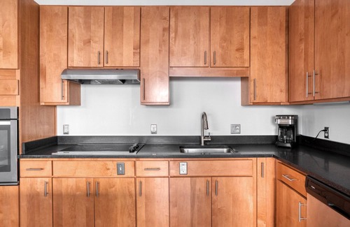 Cambridge Apartment | Lovely Cambridge 2BR w/ Gym, Roof, near Shops + Dining, by Blueground