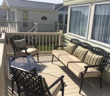 Hunstanton Other | Lovely Caravan For Hire With Large Decking Area In Hunstanton Ref 23218K