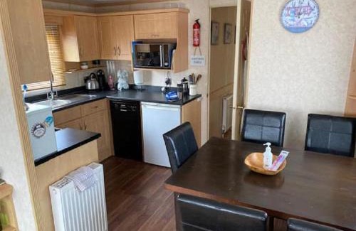 Hunstanton Other | Lovely Caravan For Hire With Large Decking Area In Hunstanton Ref 23218K