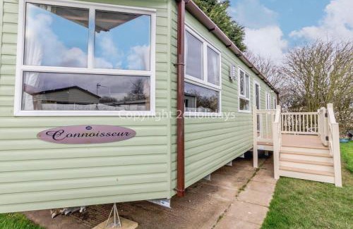 Mappleton Other | Lovely Caravan For Hire With Decking At Skipsea Sands In Yorkshire Ref 41015Wf