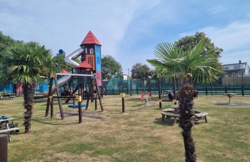 Clacton-on-Sea House | Lovely caravan located in an amazing holiday park