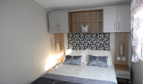 Saxmundham Other | Lovely Caravan With Free Wi-Fi At Carlton Meres Holiday Park Ref 60034O