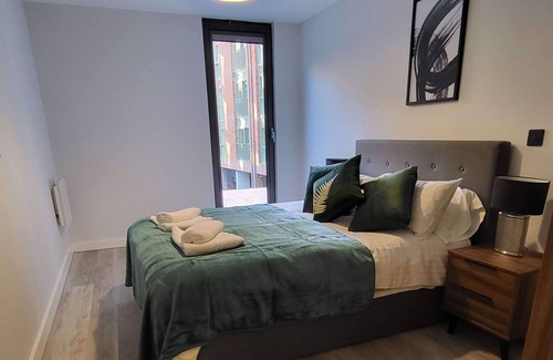 Bordesley Apartment | Lovely Central Birmingham 1 Bed Apartment