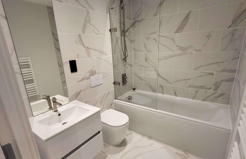 Bordesley Apartment | Lovely Central Birmingham 1 Bed Apartment