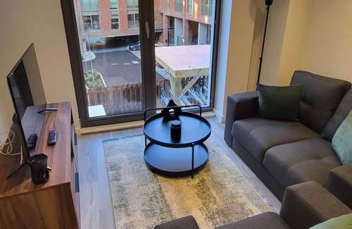 Bordesley Apartment | Lovely Central Birmingham 1 Bed Apartment
