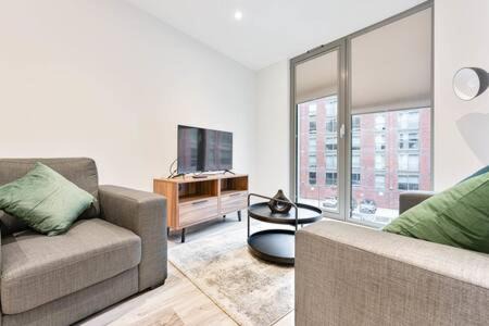 Bordesley Apartment | Lovely Central Birmingham 1 Bed Apartment