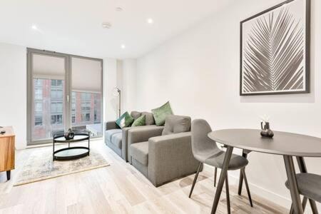 Bordesley Apartment | Lovely Central Birmingham 1 Bed Apartment