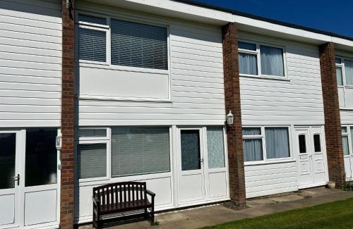 Scratby House | Lovely Chalet To Hire In Scratby Nearby The Beach In Norfolk Ref 76165B