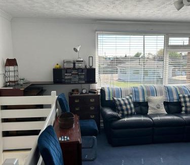 Scratby House | Lovely Chalet To Hire In Scratby Nearby The Beach In Norfolk Ref 76165B
